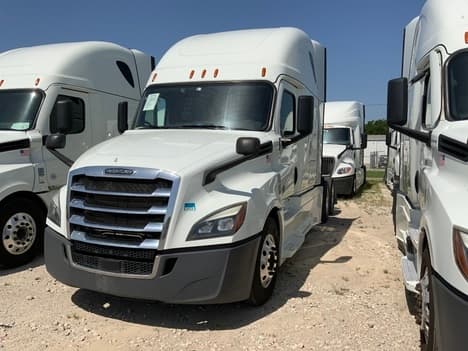 2020 Freightliner Cascadia — photo 3