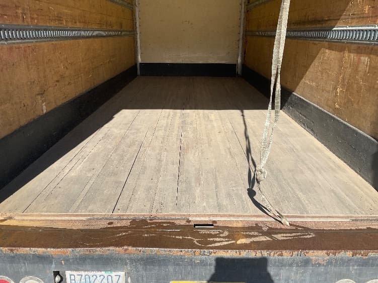 2014 Isuzu NQR — photo 10