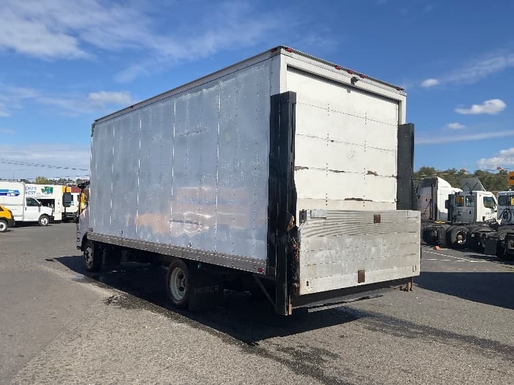 2014 Isuzu NQR — photo 6