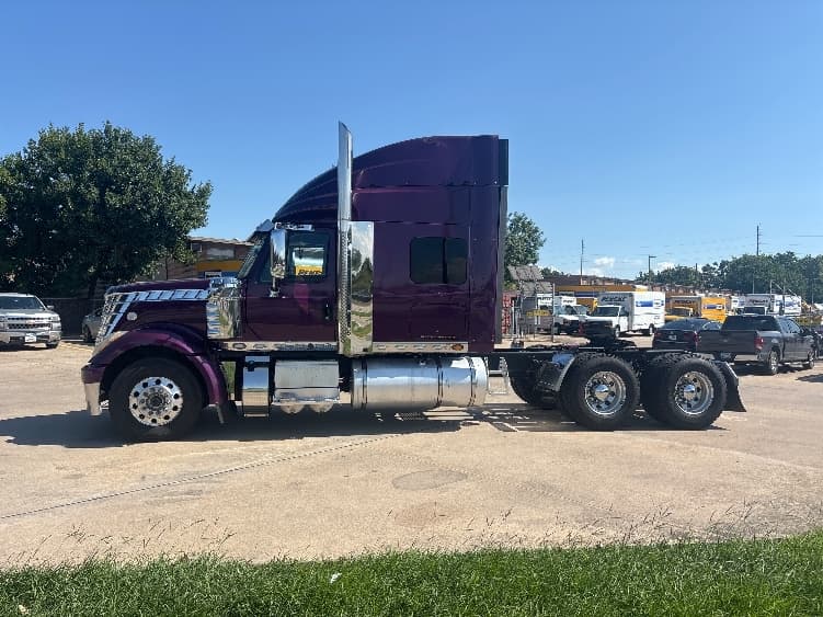 2017 International LoneStar — photo 4