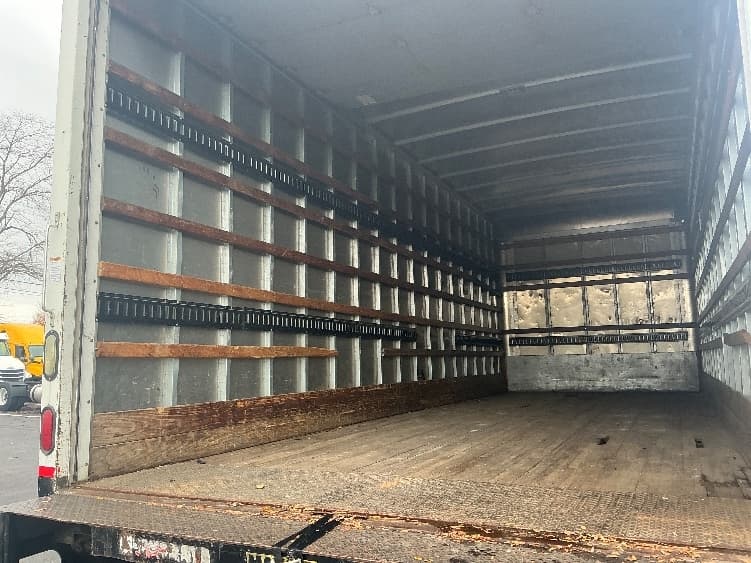 2012 Hino 268 — photo 10