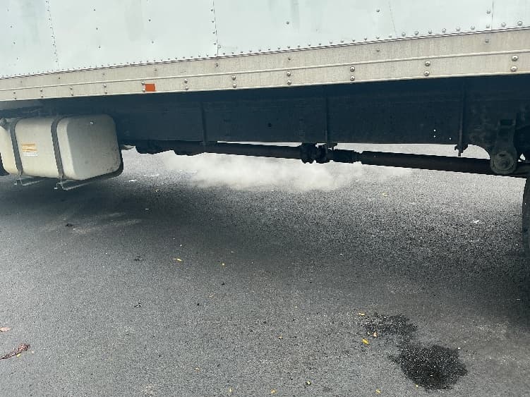 2012 Hino 268 — photo 5