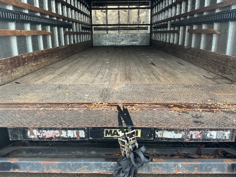 2012 Hino 268 — photo 9