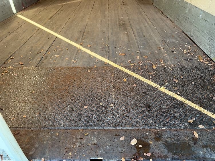 2016 Hino 268 — photo 10