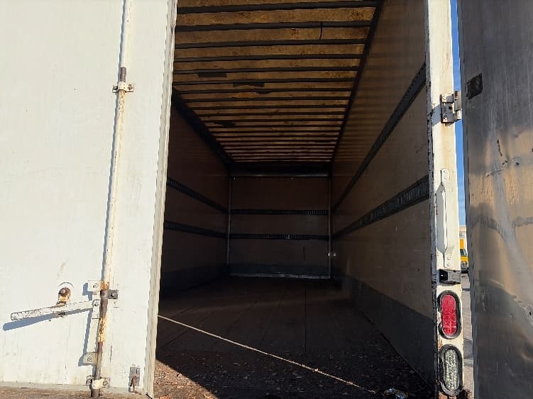 2016 Hino 268 — photo 8