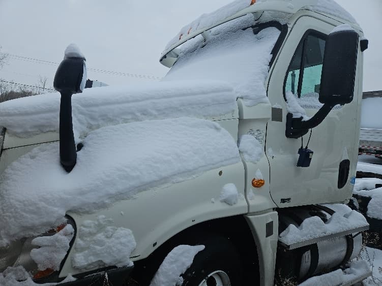 2012 Freightliner Cascadia — photo 3