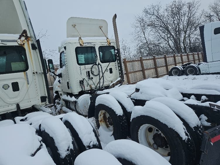2012 Freightliner Cascadia — photo 5