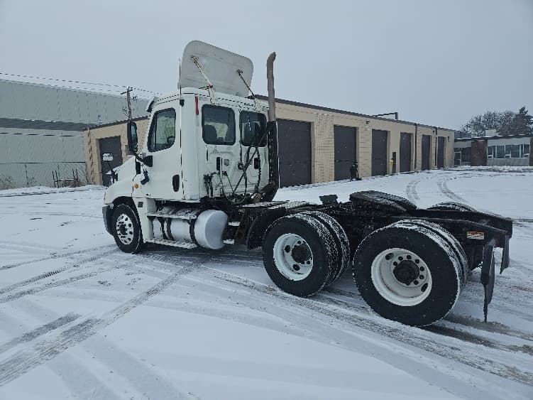 2012 Freightliner Cascadia — photo 5