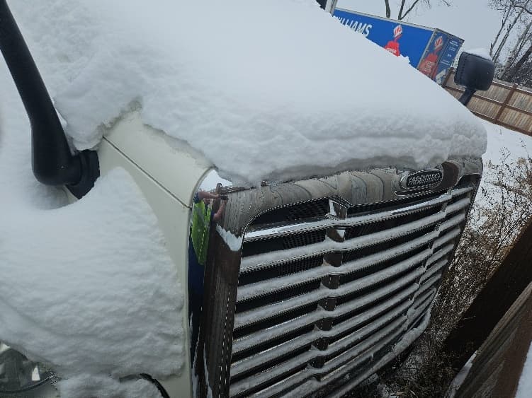 2013 Freightliner Cascadia — photo 2