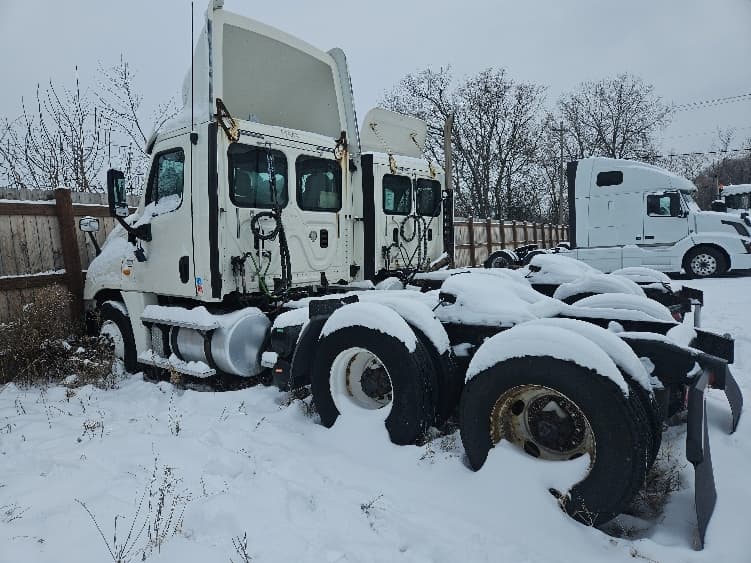 2013 Freightliner Cascadia — photo 5