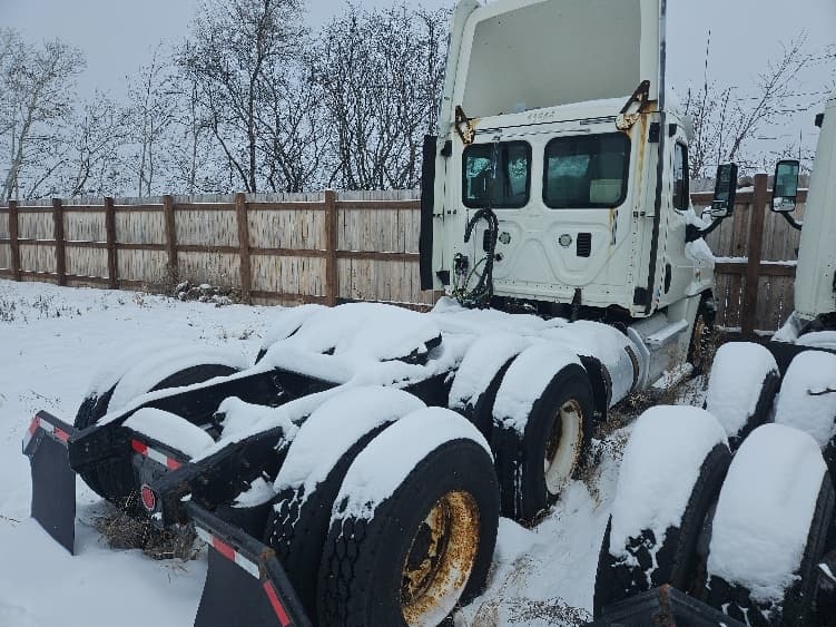 2013 Freightliner Cascadia — photo 7