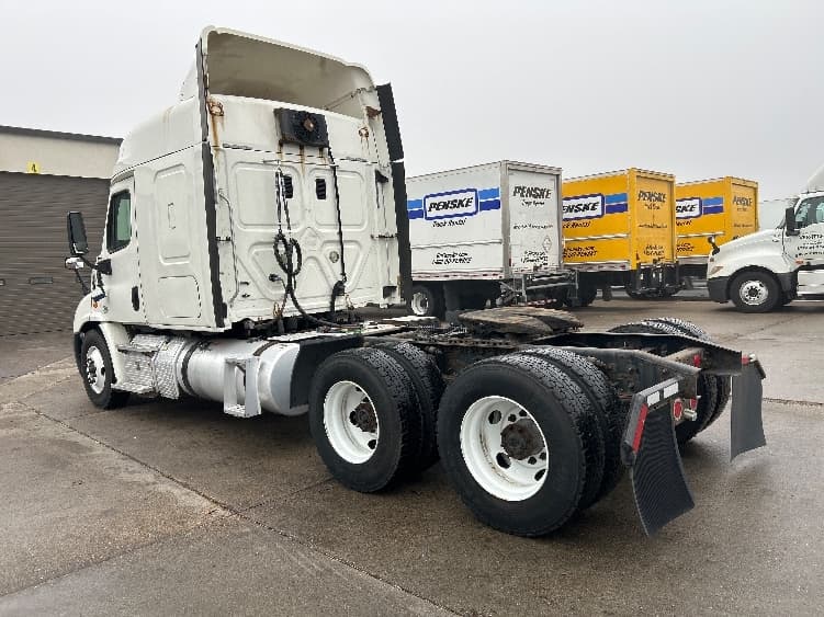 2016 Freightliner Cascadia — photo 5