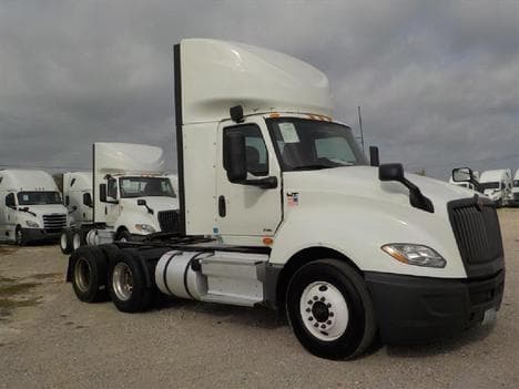 2020 International LT — photo 3