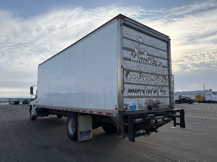 2013 Hino 338 — photo 6