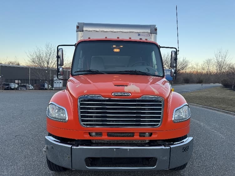 2014 Freightliner M2 106 — photo 2