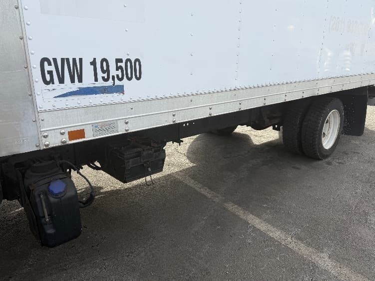 2015 Isuzu NQR — photo 5