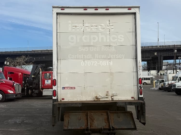 2015 Isuzu NQR — photo 7