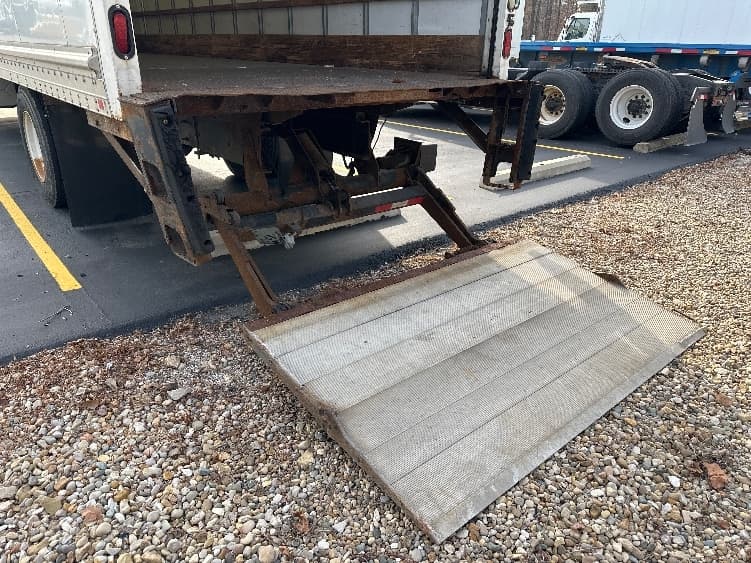 2014 International 4300 — photo 9