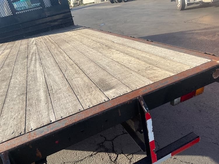 2016 Isuzu NPR — photo 10