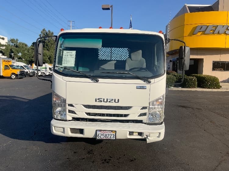 2016 Isuzu NPR — photo 2