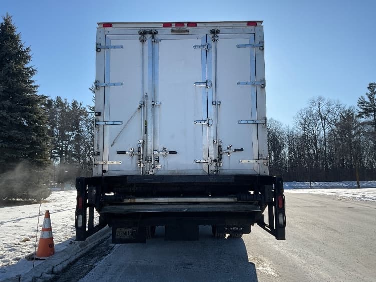 2016 Freightliner M2 106 — photo 7