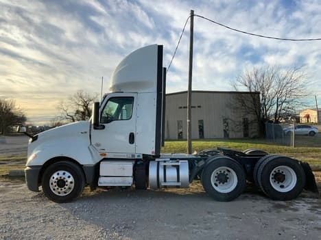 2020 International LT — photo 8