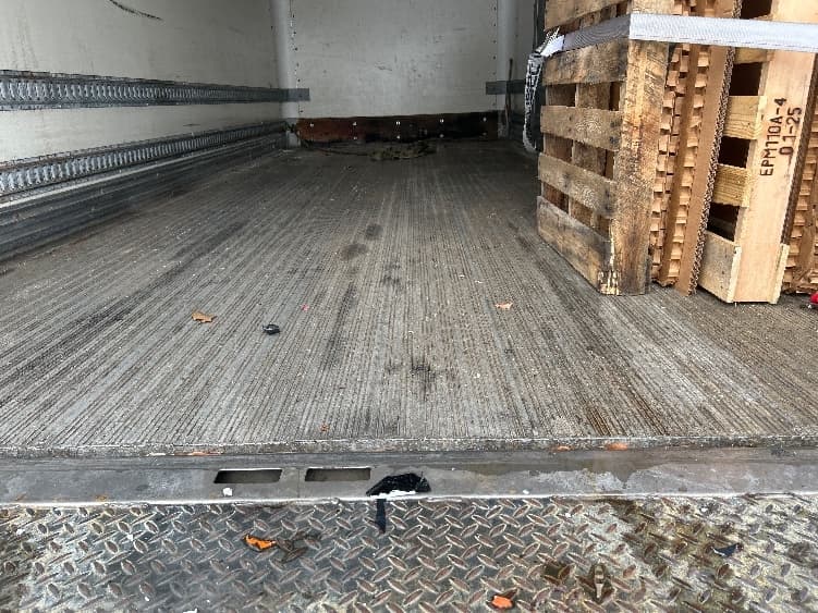 2016 Freightliner M2 106 — photo 10