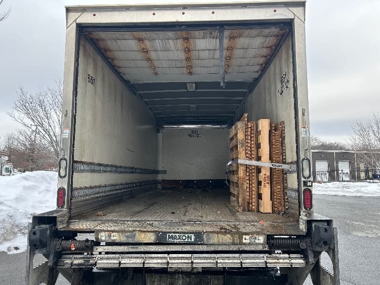 2016 Freightliner M2 106 — photo 8