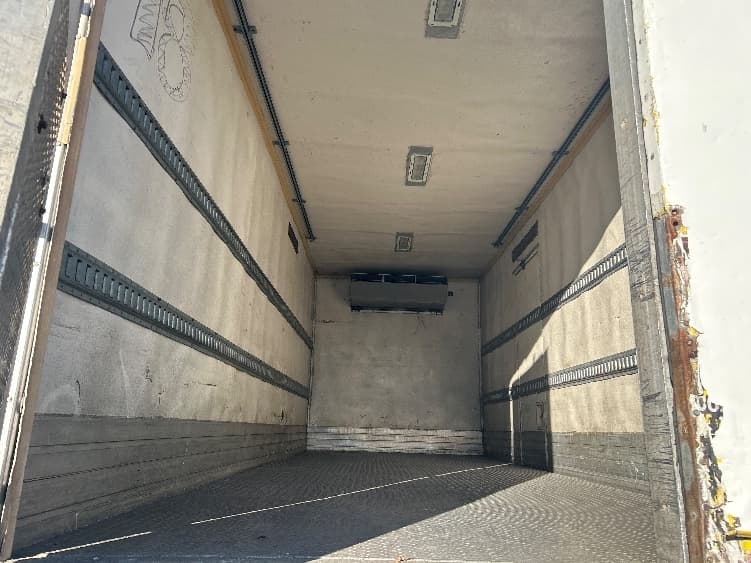 2006 Freightliner M2 106 — photo 8