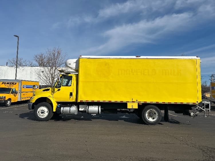 2016 International 4300 — photo 4