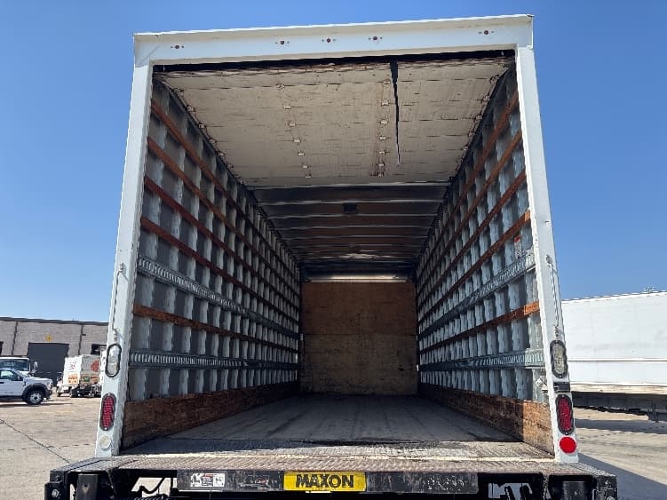 2013 International 4300 — photo 8