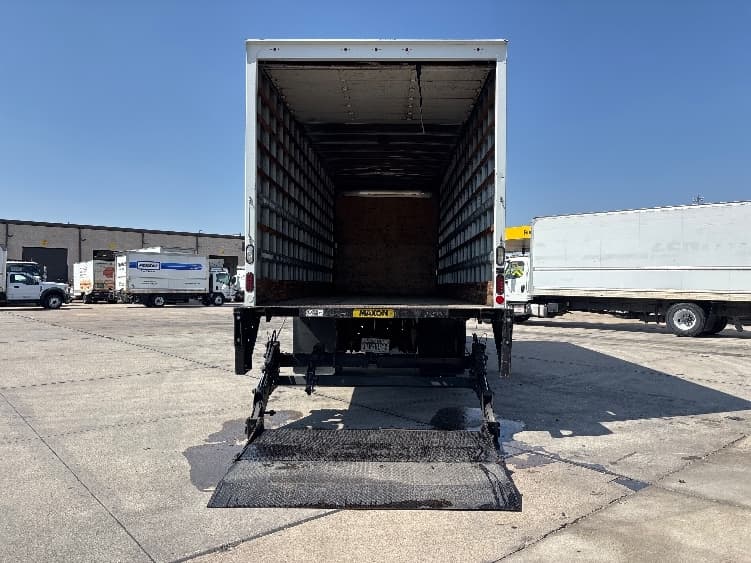 2013 International 4300 — photo 9