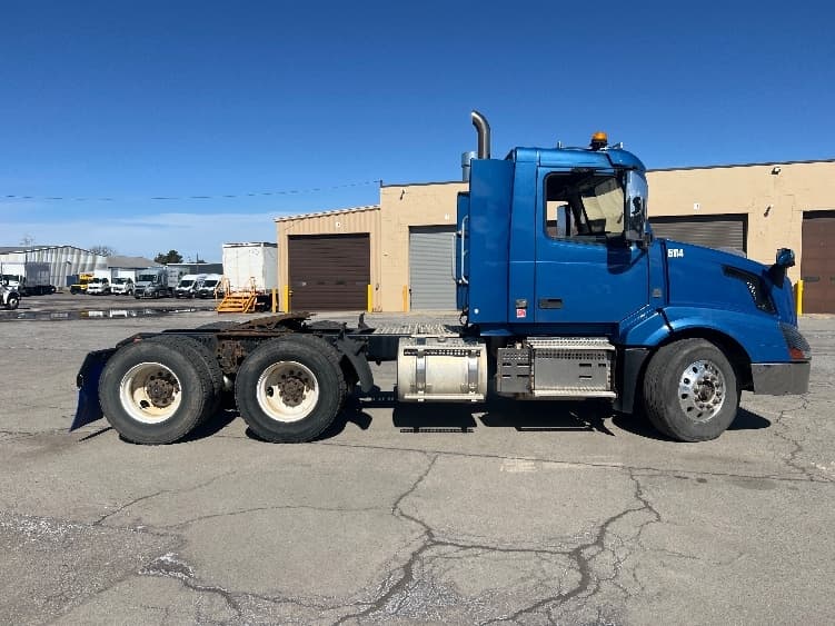 2017 Volvo VNL 300 — photo 6