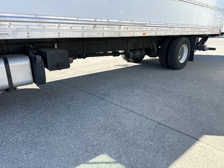 2016 Freightliner M2 106 — photo 5