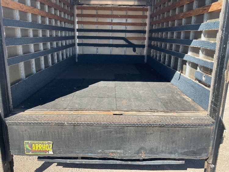 2011 Isuzu NPR — photo 10