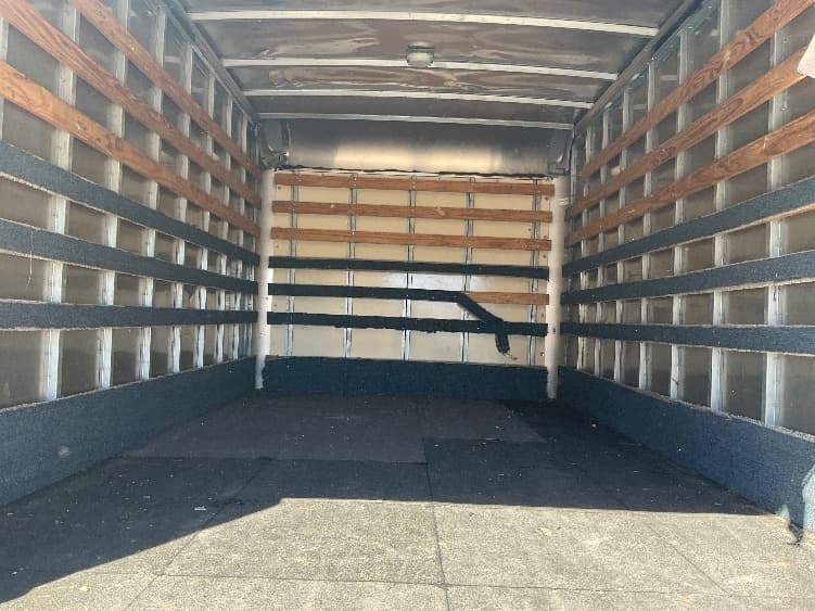 2011 Isuzu NPR — photo 8