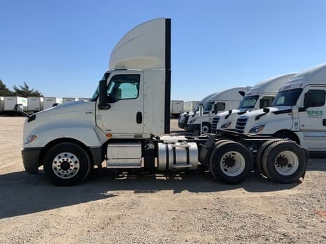 2020 International LT — photo 7