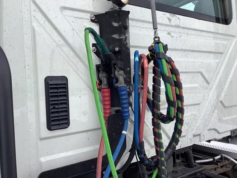 2020 International LT — photo 10