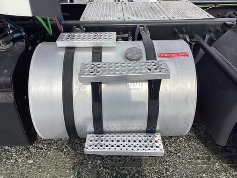 2020 International LT — photo 9