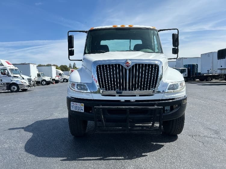 2019 International 4300 — photo 2