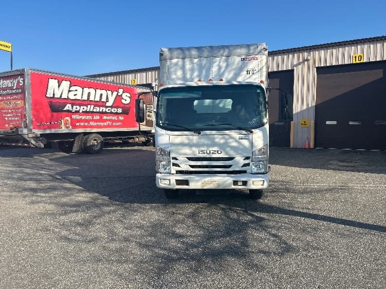 2019 Isuzu NPR — photo 2