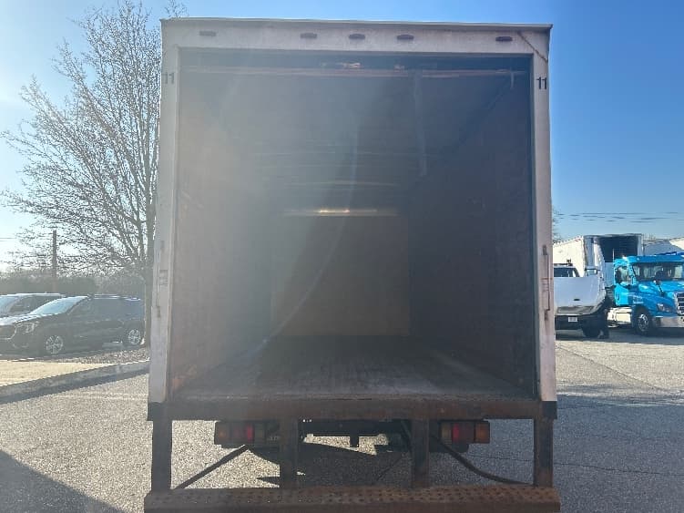 2019 Isuzu NPR — photo 8