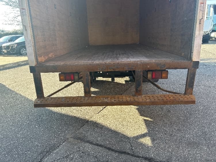 2019 Isuzu NPR — photo 9