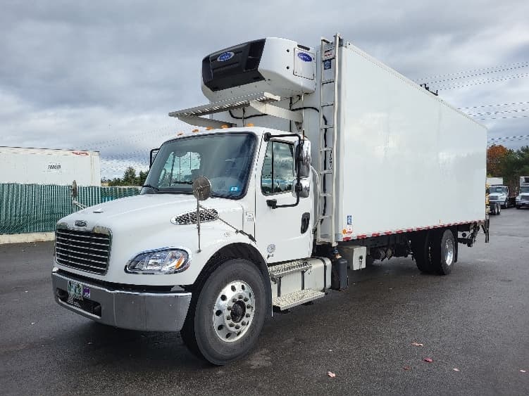 2020 Freightliner M2 106 — photo 3