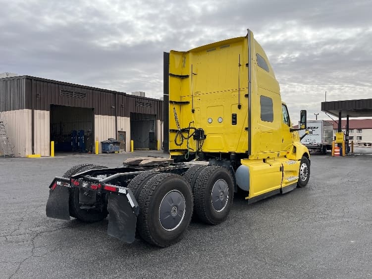 2022 International LT — photo 7