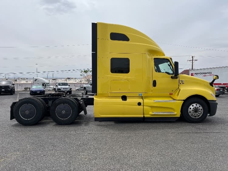 2022 International LT — photo 8