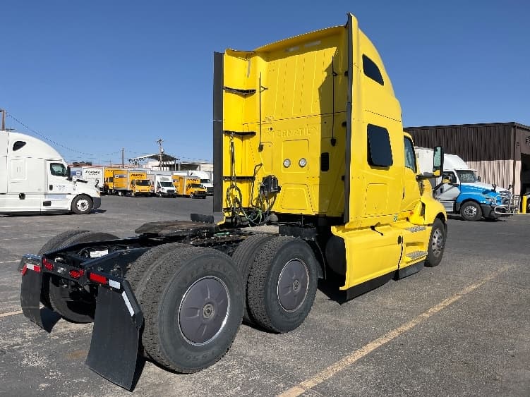 2022 International LT — photo 7