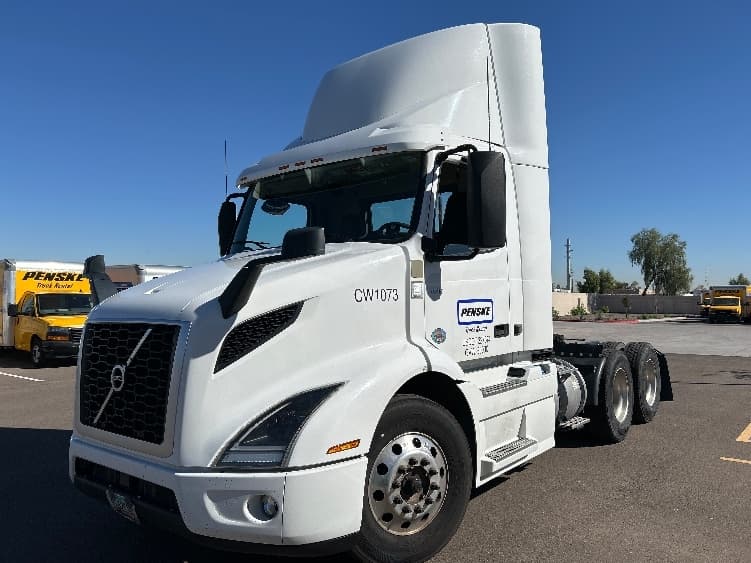 2021 Volvo VNR 640 — photo 3