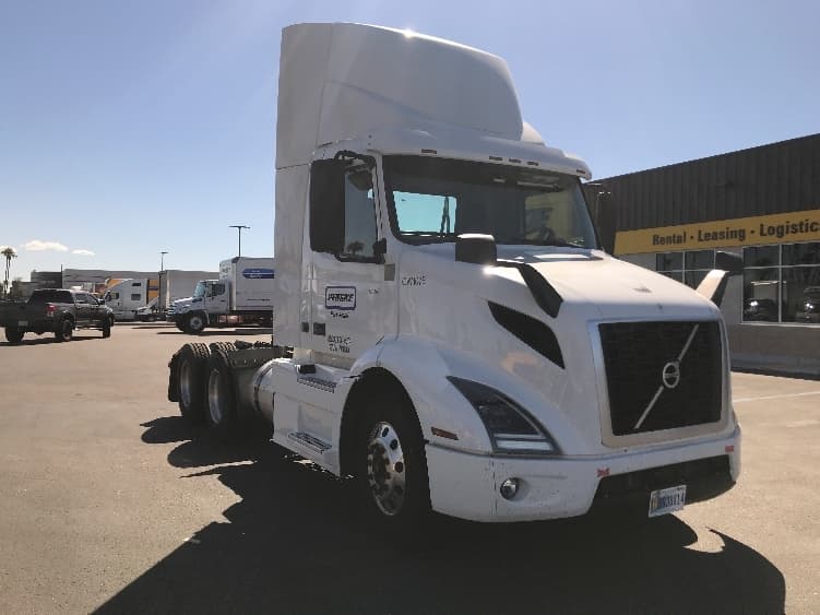 2021 Volvo VNR 640