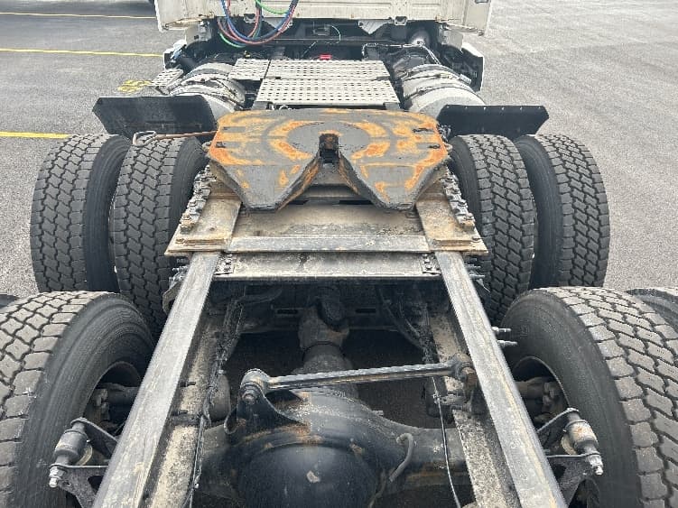 2021 Volvo VNR 640 — photo 6